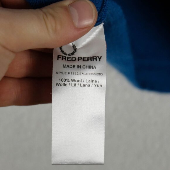 Fred Perry Sweater Mens Small Blue Wool Crew Knit Stretch Preppy Logo - Picture 9 of 9